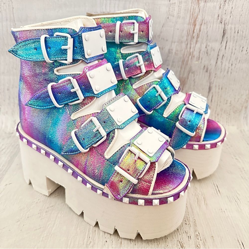 NIB Demonia metallic holographic ashes platform sandals Sz 7
